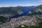 23 Spettacolare vista verso Lecco, i suoi laghi e monti